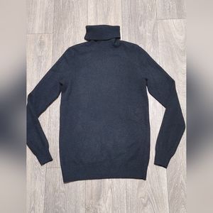 C by Bloomingdales Cashmere turtle neck sweater